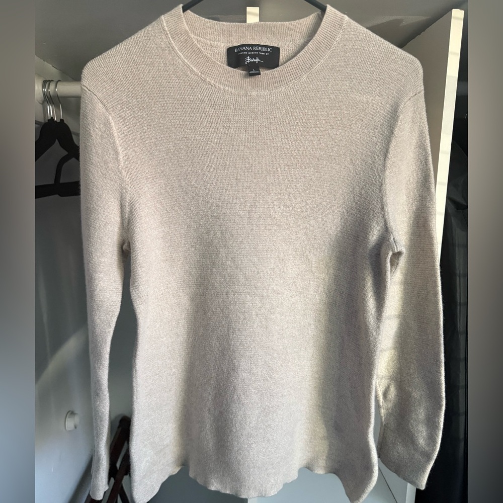 Banana Republic Cream Crew Neck Sweater
